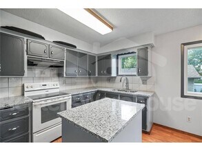 1360 Adams St S in Cambridge, MN - Building Photo - Building Photo