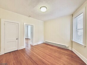 67 Bay St in Montclair, NJ - Building Photo - Building Photo