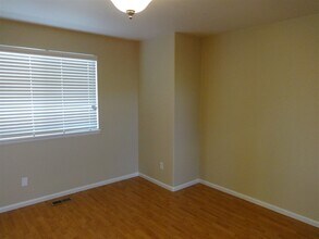 4057 S Kirk Ct in Aurora, CO - Foto de edificio - Building Photo