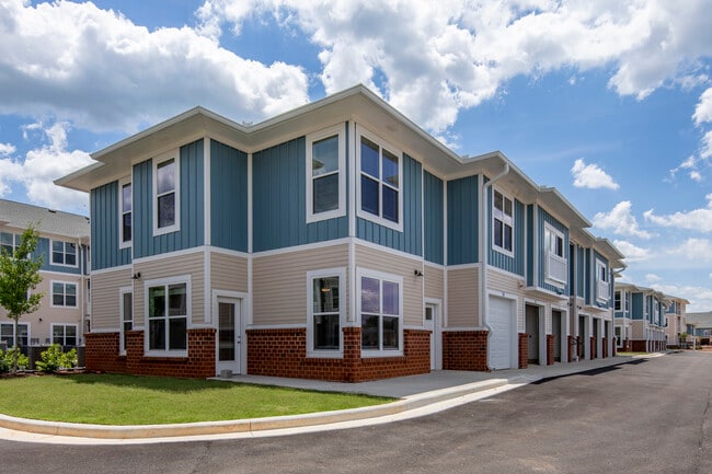 Attain at Bradford Creek in Huntsville, AL - Building Photo - Building Photo