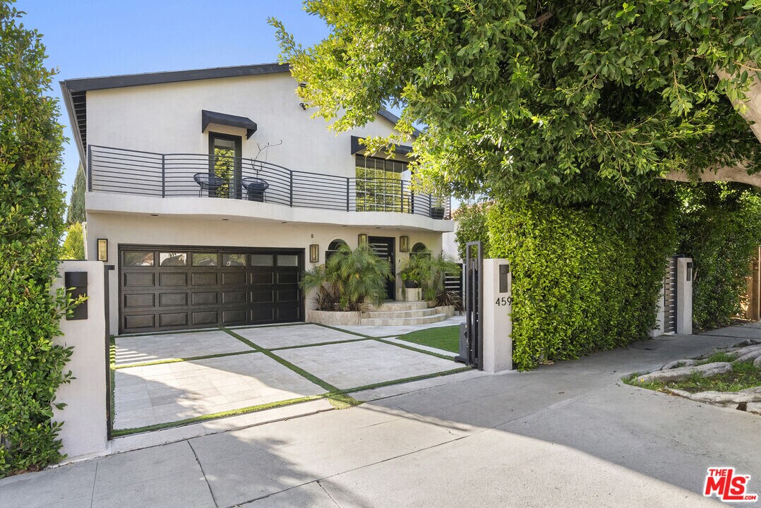 459 Croft Ave in Los Angeles, CA - Building Photo