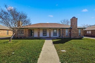 5722 Westchase Dr in Fort Worth, TX - Building Photo