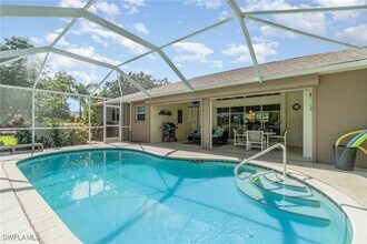 4122 Olde Meadowbrook Ln in Bonita Springs, FL - Building Photo - Building Photo