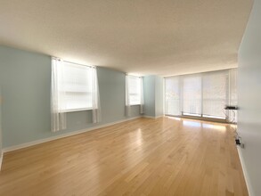 545 N Dearborn St, Unit W2501 in Chicago, IL - Building Photo - Building Photo