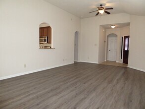 10225 Wood Fern Ct in Conroe, TX - Foto de edificio - Building Photo