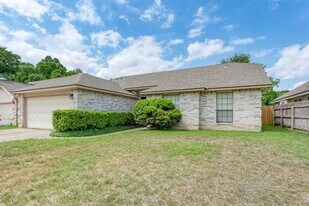 2104 Mimosa Trail in Round Rock, TX - Building Photo