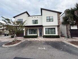 304 Villa Domani Ct in Davenport, FL - Building Photo