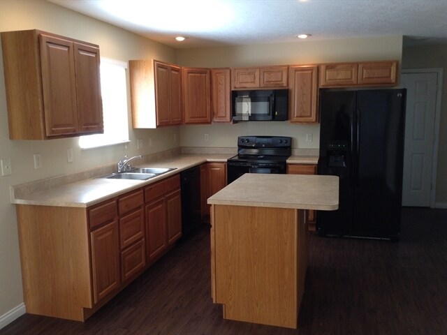 1841 Freedom Trl in Independence, KY - Foto de edificio - Building Photo