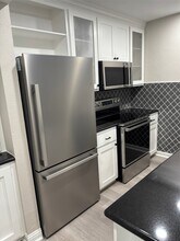 9029 Gaylord Dr in Houston, TX - Foto de edificio - Building Photo