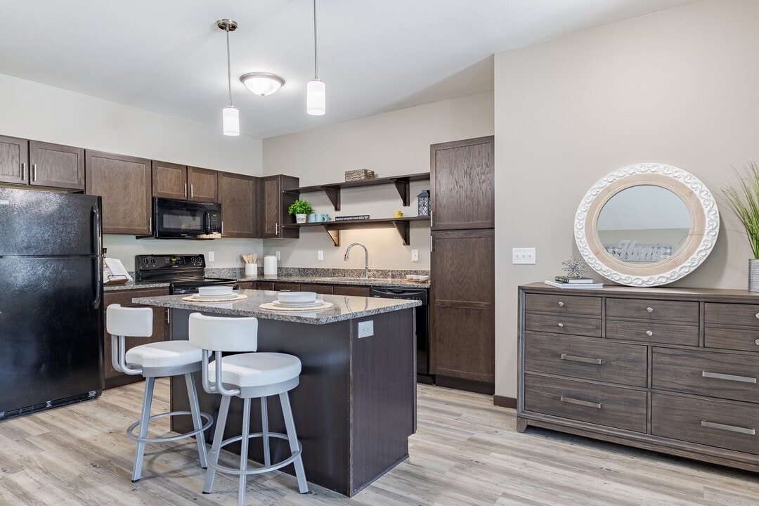 The Cielo Apartments in Fridley, MN - Foto de edificio