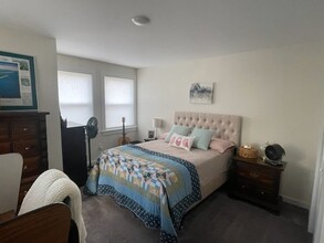 122 Main St, Unit 304 in Topsham, ME - Foto de edificio - Building Photo
