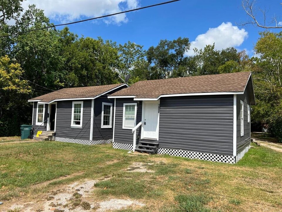 1850 Forsythe St in Beaumont, TX - Building Photo
