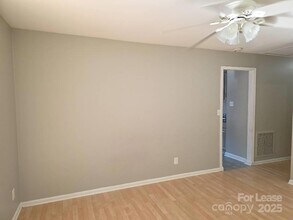 4800 Crestmont Dr in Charlotte, NC - Building Photo - Building Photo