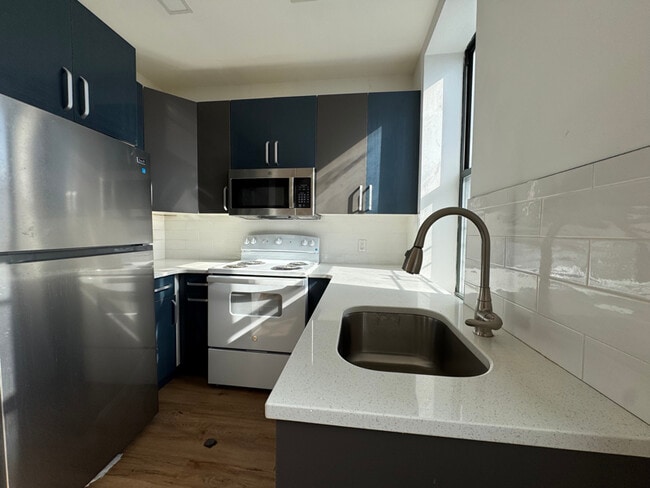 5121 2nd Ave in Brooklyn, NY - Building Photo - Building Photo