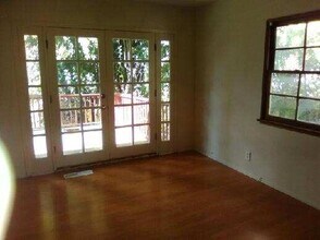 22701 Macfarlane Dr in Woodland Hills, CA - Building Photo - Building Photo