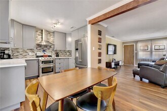 1306 Ridgemont Dr in Austin, TX - Building Photo - Building Photo