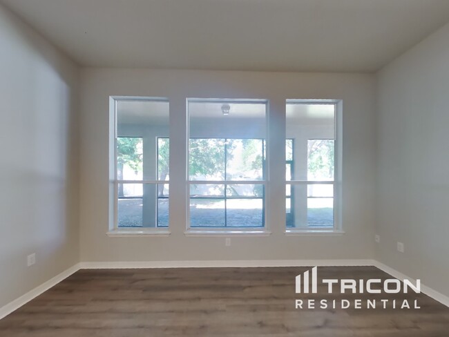 7646 Whispering Wind Dr in Land O Lakes, FL - Building Photo - Building Photo