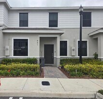 441 NE 13th St in Florida City, FL - Building Photo
