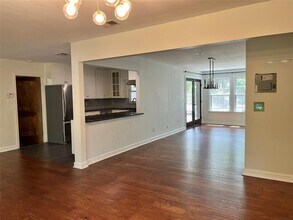 8303 Burrell Dr in Austin, TX - Building Photo - Building Photo