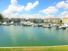 10 Harbour Isle Dr E in Fort Pierce, FL - Building Photo