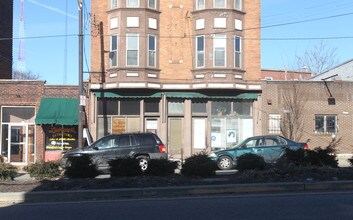 2411 Gilbert Ave in Cincinnati, OH - Building Photo - Building Photo