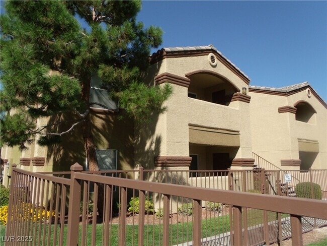 property at 5055 W Hacienda Ave