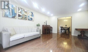 24 Beasley Dr in Richmond Hill, ON - Building Photo - Building Photo