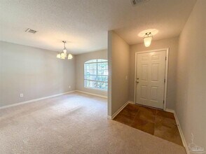 697 Mozingo Ln in Pensacola, FL - Foto de edificio - Building Photo