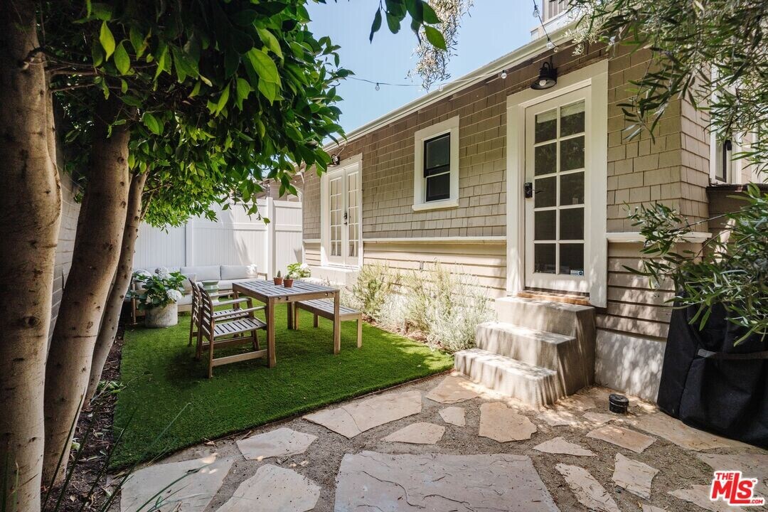 224 San Juan Ave in Los Angeles, CA - Building Photo
