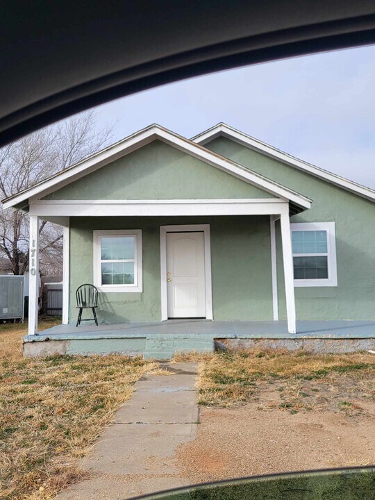 1710 S Cedar St in Borger, TX - Building Photo