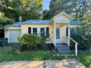 707 E Lafayette St in Fayetteville, AR - Building Photo - Building Photo