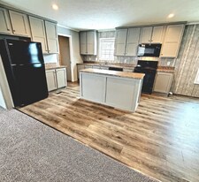 8026 Harbour Dr in Fair Haven, MI - Building Photo