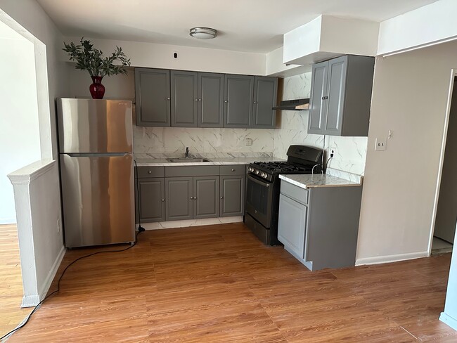 property at 715 Saint Lawrence Ave