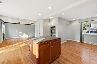 5595 Birdview Heights in West Bloomfield, MI - Foto de edificio - Building Photo