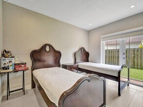 9700 NW 33rd St in Sunrise, FL - Building Photo - Building Photo