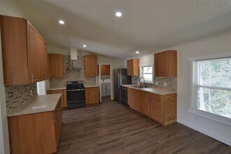 13402 US-190 in Onalaska, TX - Building Photo - Building Photo