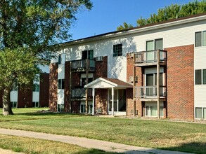 Village Court Apartments in North Mankato, MN - Building Photo - Interior Photo