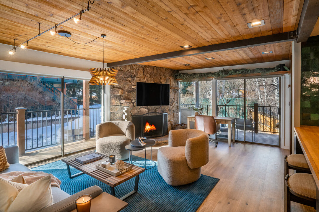 601 S Monarch St in Aspen, CO - Building Photo