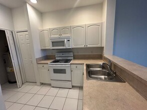 4255 Liron Ave in Ft. Myers, FL - Building Photo - Building Photo