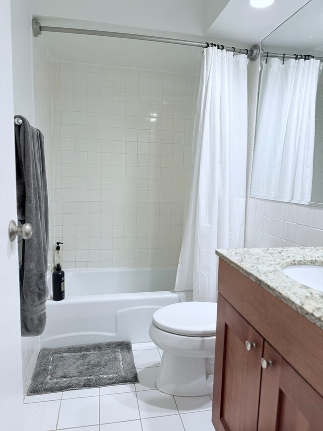 3033 N Sheridan Rd in Chicago, IL - Building Photo - Building Photo