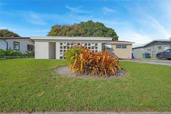 2833 SW 5th St in Fort Lauderdale, FL - Building Photo - Building Photo