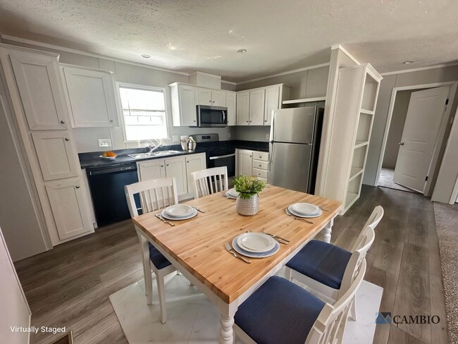 38 Canal Dr