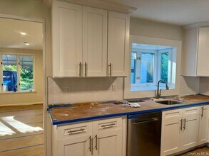 27 9th St in Locust Valley, NY - Building Photo - Building Photo