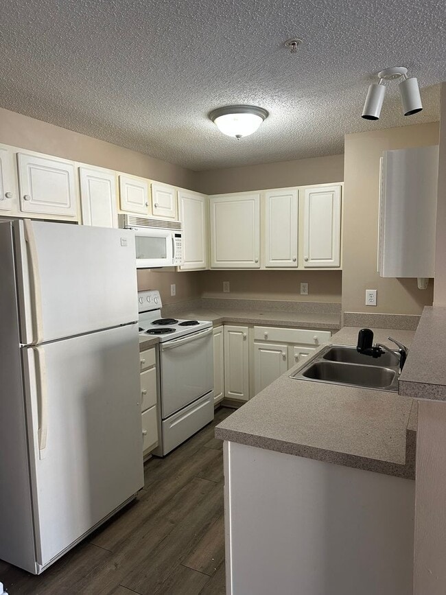 424 Ivy Glen Dr in Winston-Salem, NC - Building Photo - Building Photo