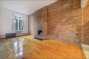 106 E 30th St in New York, NY - Building Photo