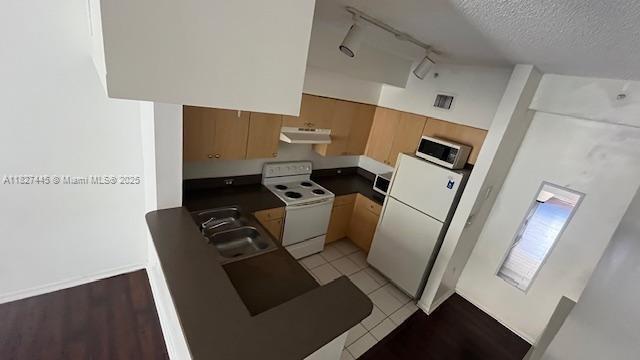 property at 2965 NE 185th St