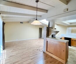 805 Tully Rd-Unit -19 in Modesto, CA - Building Photo - Building Photo