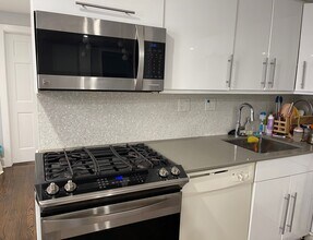 22 Glenbrook Rd in Stamford, CT - Foto de edificio - Building Photo