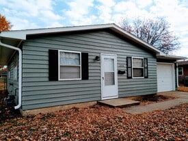 3326 SW Kiowa St in Topeka, KS - Building Photo