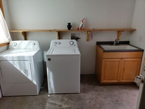 1016 W 14th St in Portales, NM - Building Photo - Building Photo